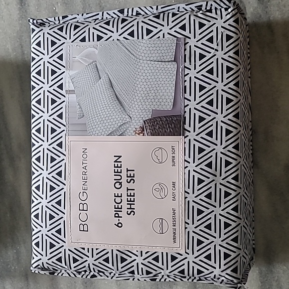 BCBG Queen Sheet Set - Picture 1 of 5
